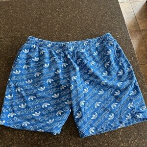 Adidas men’s athletic shorts in perfect condition blue color size xxl
